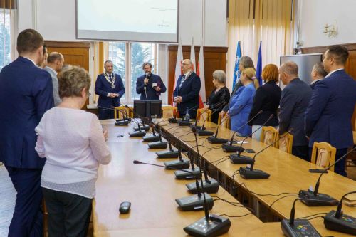 Uroczysta Sesja Rady Miejskiej i wręczenie Medalu za zasługi dla Miasta ks. Borkowskiemu