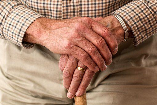 Kombinezon geriatryczny - prezentacja symulatora odczuć osób starszych