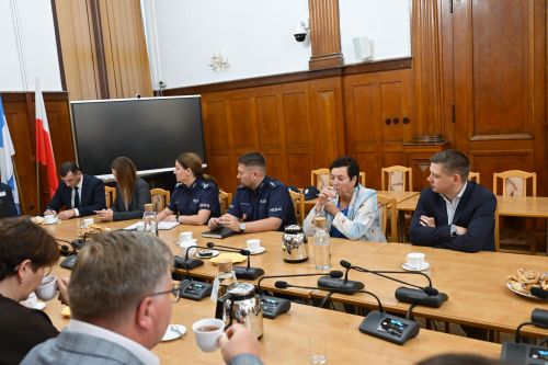 Bezpieczeństwo Giżycka na pierwszym miejscu | Wizyta Wojewody Warmińsko - Mazurskiego w Urzędzie Miasta 