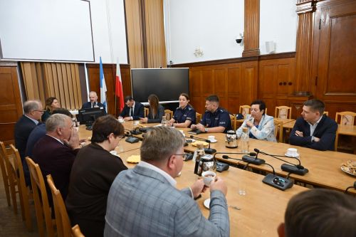 Bezpieczeństwo Giżycka na pierwszym miejscu | Wizyta Wojewody Warmińsko - Mazurskiego w Urzędzie Miasta 
